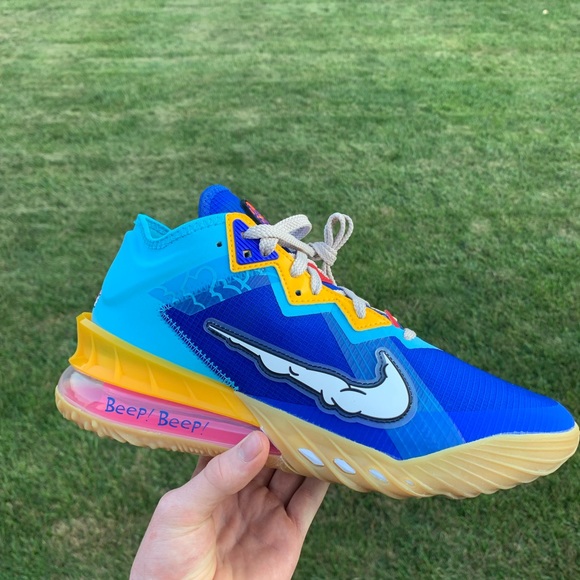 Lebron 18 Low Wile E. Vs Road Runner Space Jam - Picture 1 of 8